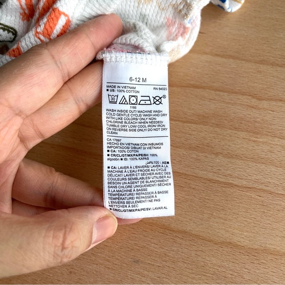 🍓4/$15🍓 Old Navy Baby Long Sleeve Onesie - Dinosaurs Print - Picture 6 of 7